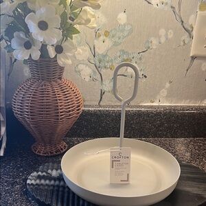 NWT Crofton Cream Iron Tabletop Caddy 10.24 inches tall by 10.24 inches wide